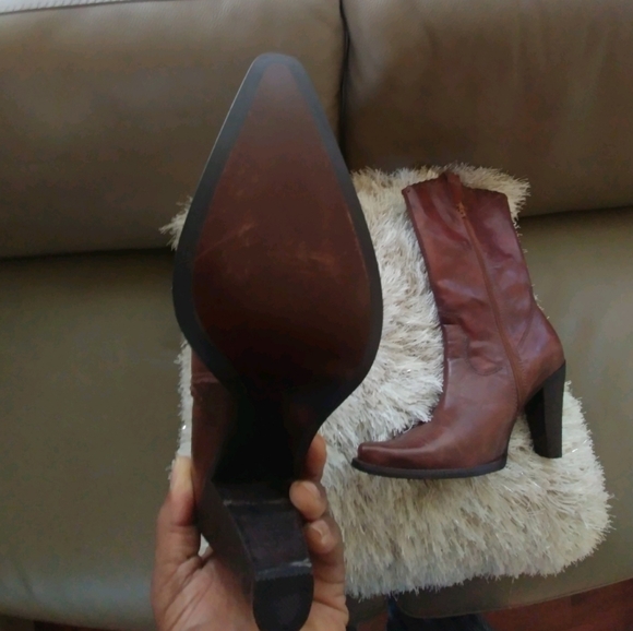 Steve Madden cognac leather cowgirl boots. - Picture 3 of 3